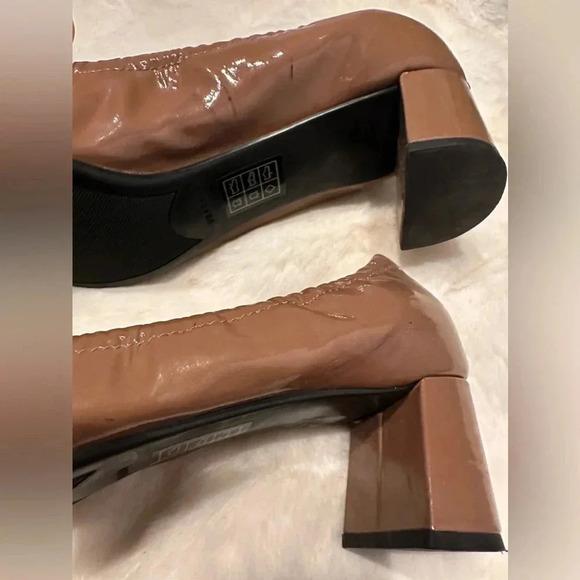 Prada patent leather buckle pumps size 38 - Picture 9 of 16